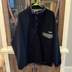 Brand new! Never worn! Patagonia Synchilla black size large fleece pull over